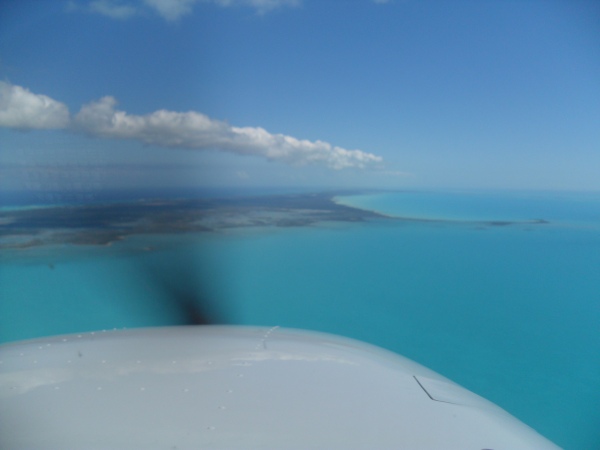 Cessna 172 flying down the Bahamas